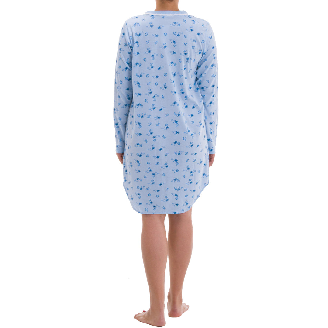 Long-sleeved nightgown - lace flowers