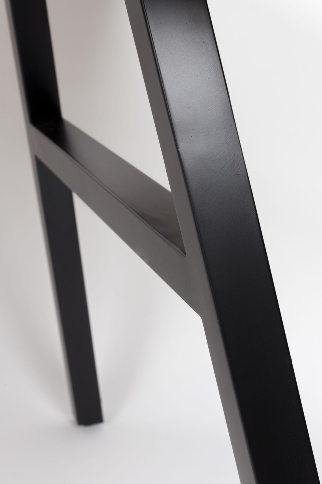 Seth dining table - display piece