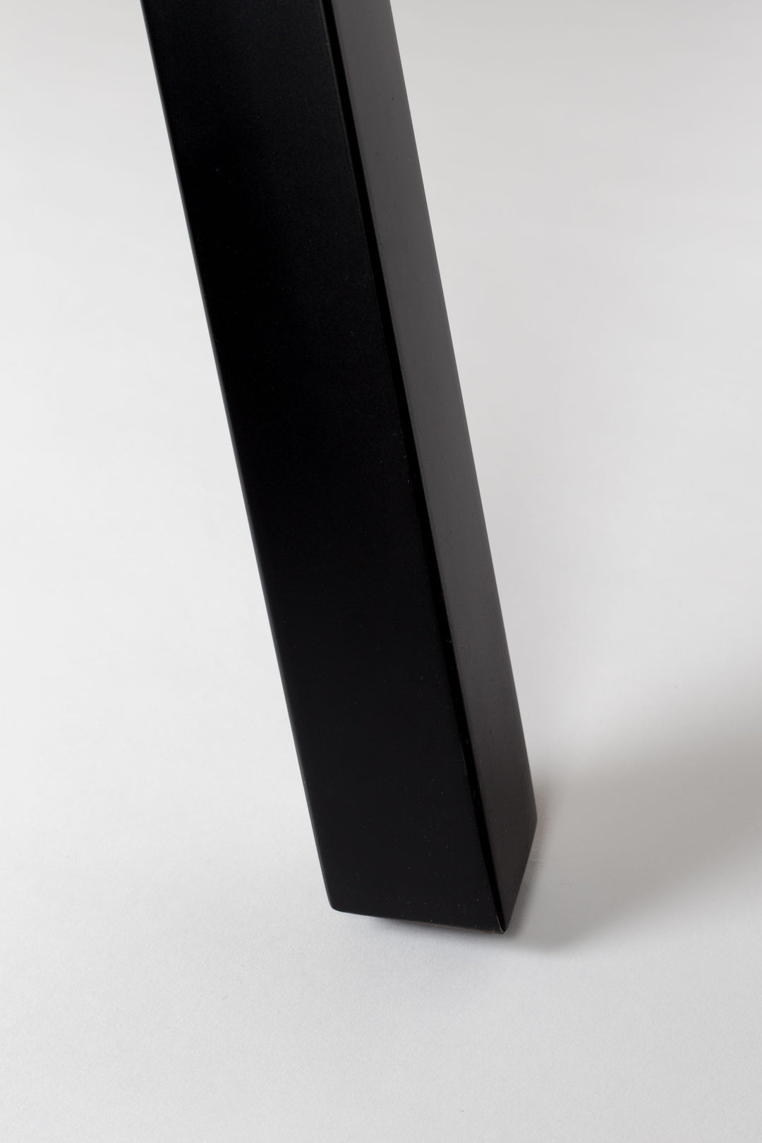 Seth dining table - display piece