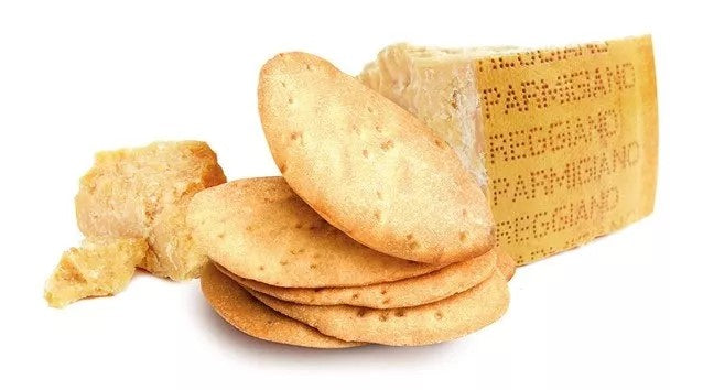 Vegetarian crackers with Parmigiano Reggiano cheese and olive oil