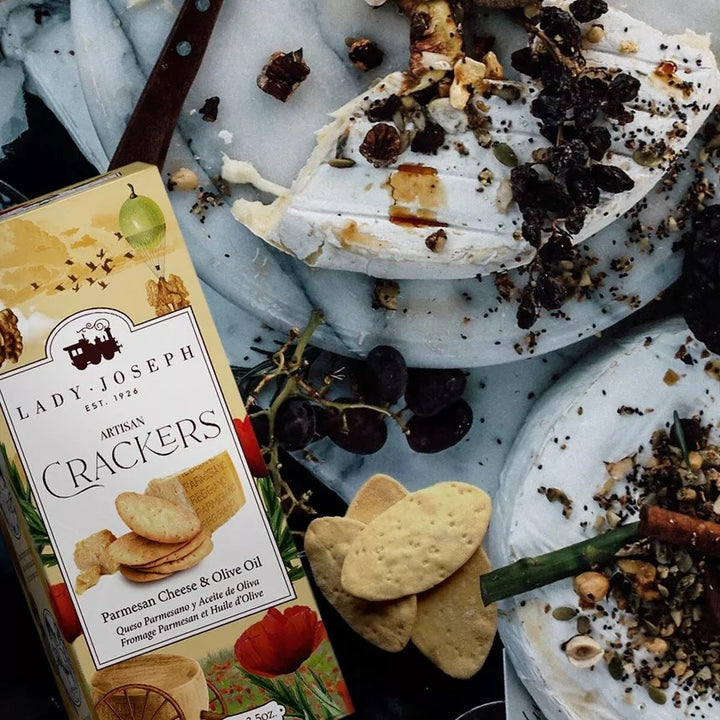 Vegetarian crackers with Parmigiano Reggiano cheese and olive oil