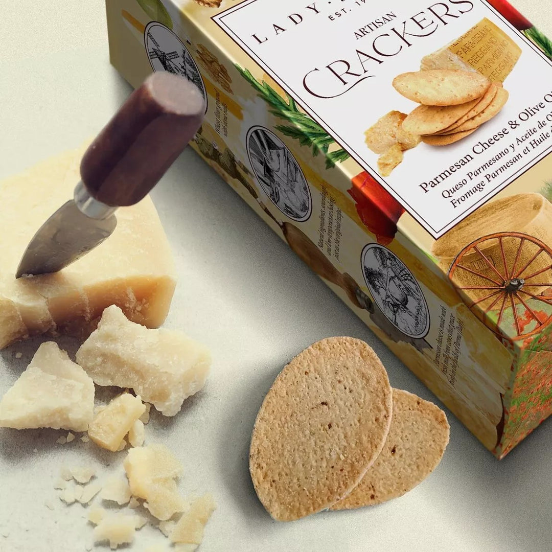 Vegetarian crackers with Parmigiano Reggiano cheese and olive oil