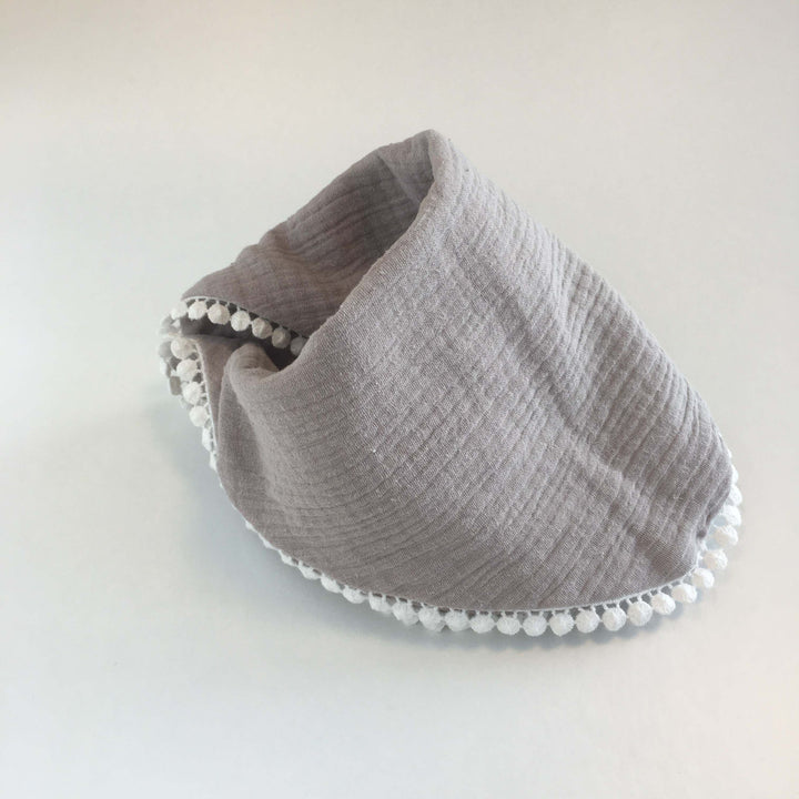 Muslin neckerchief burp cloth with border