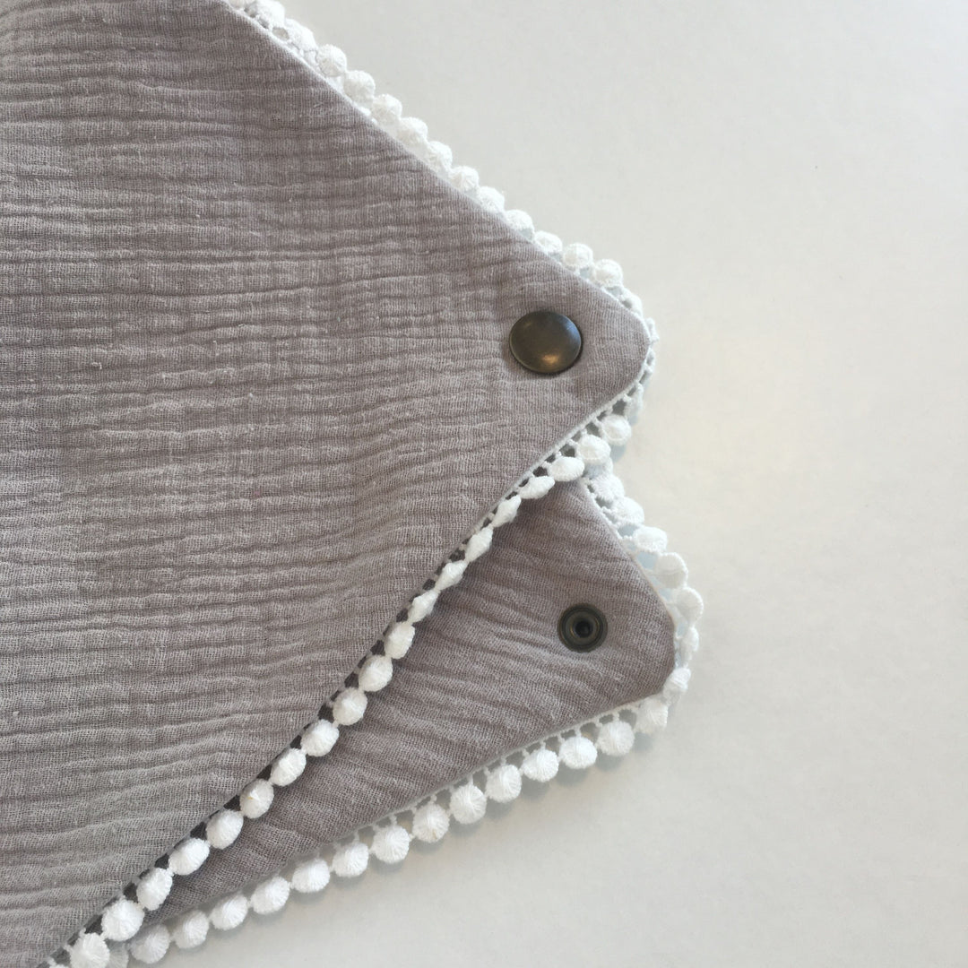 Muslin neckerchief burp cloth with border