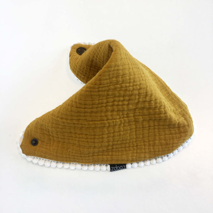 Muslin neckerchief burp cloth with border