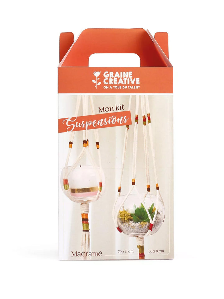 Macrame weaving set with 2 wooden hangers