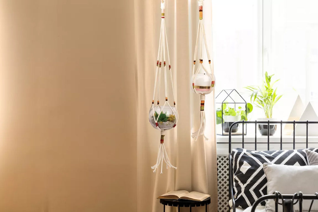 Macrame weaving set with 2 wooden hangers