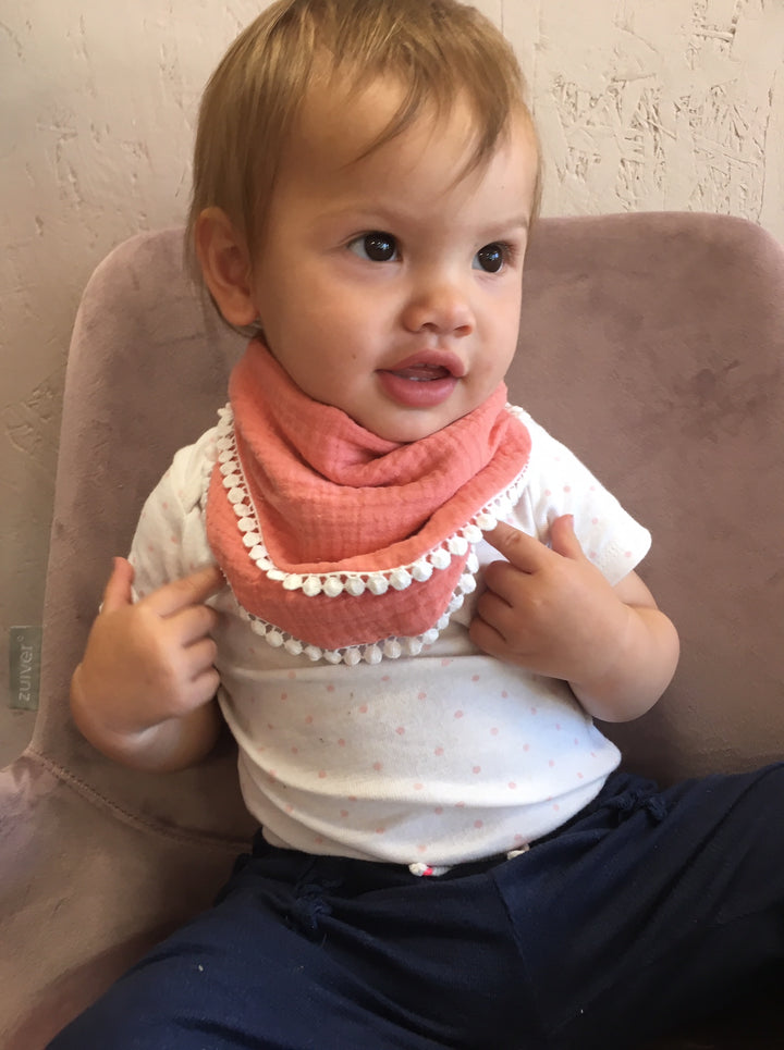 Muslin neckerchief burp cloth with border