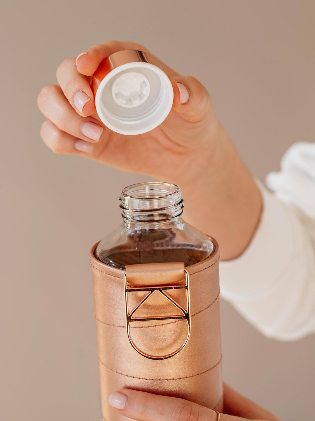 Mismatch Glasflasche mit Kunstlederhülle 750ml