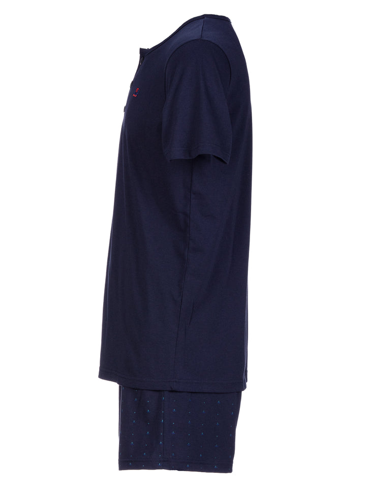 navy 
