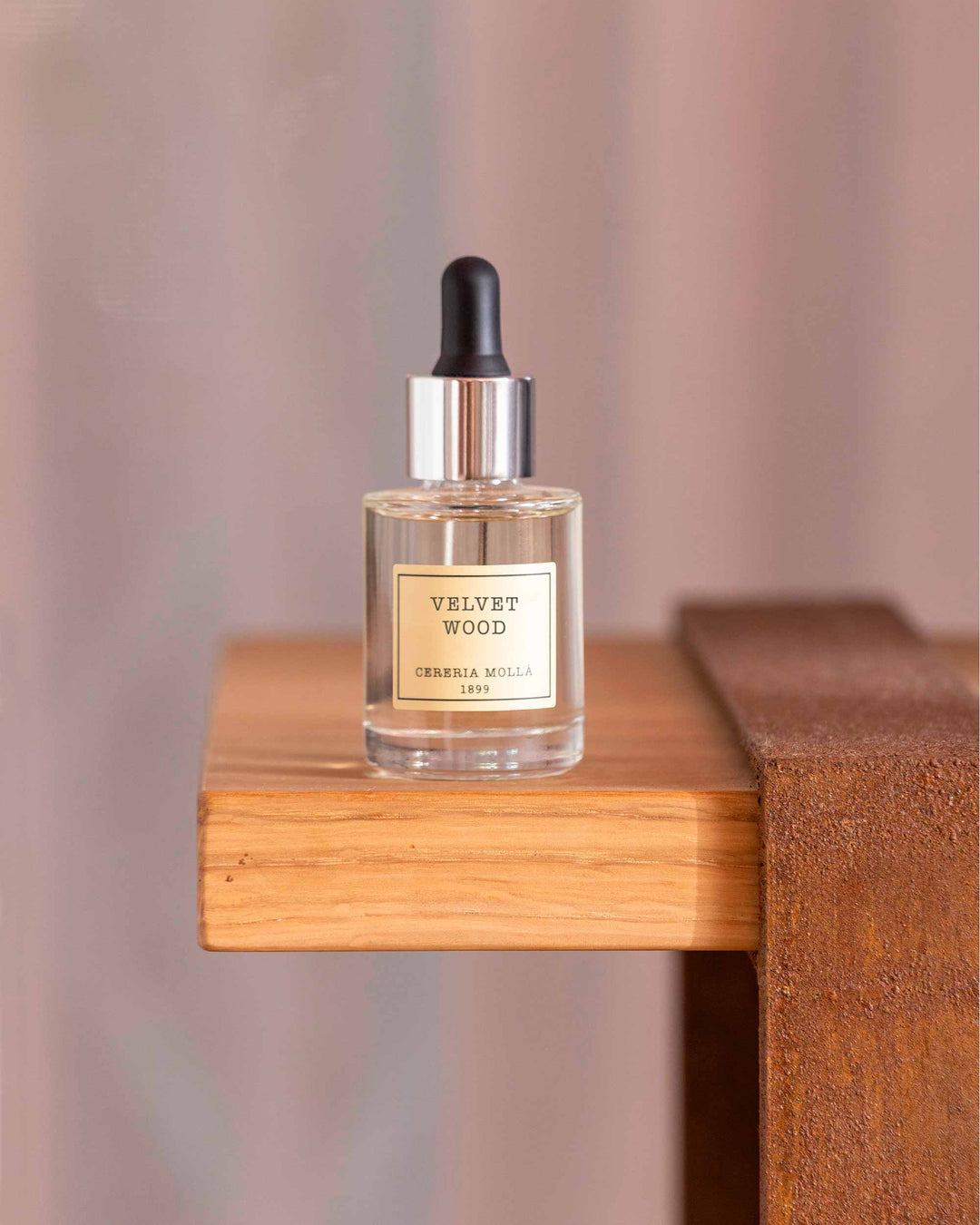 Essential Oil Velvet Wood