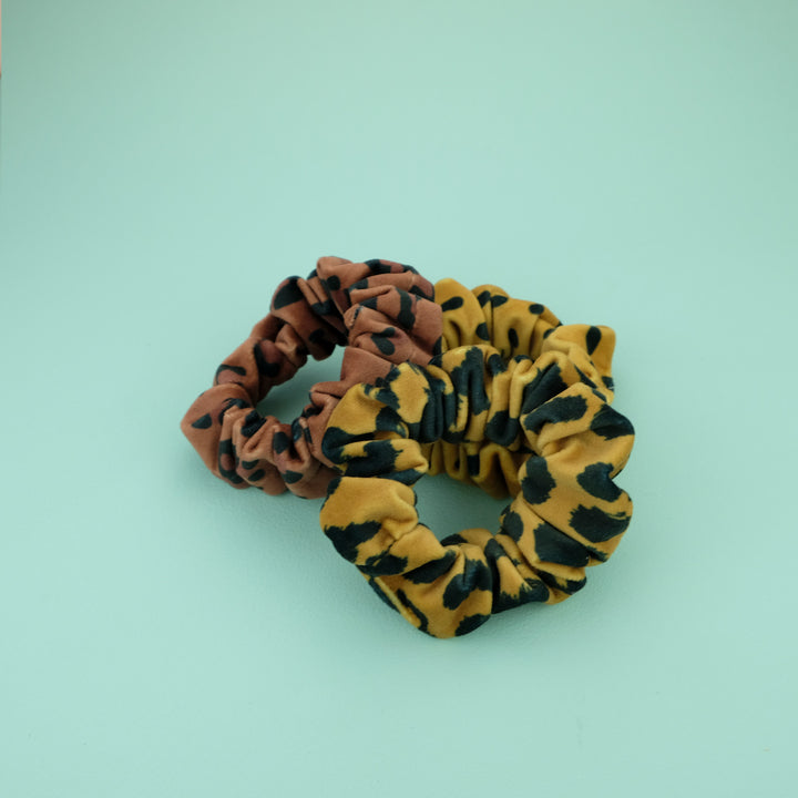 Scrunchie Sunny Leo dark print